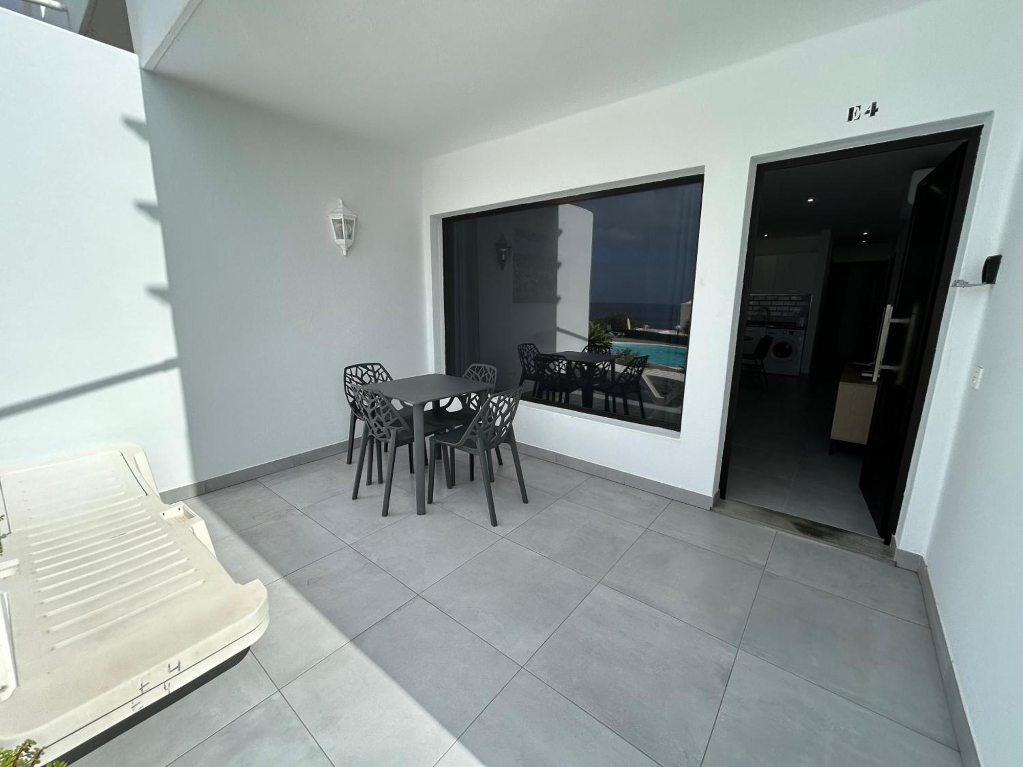 Stunning 2 Bedroom Seafront Apartment Puerto del Carmen  Extérieur photo