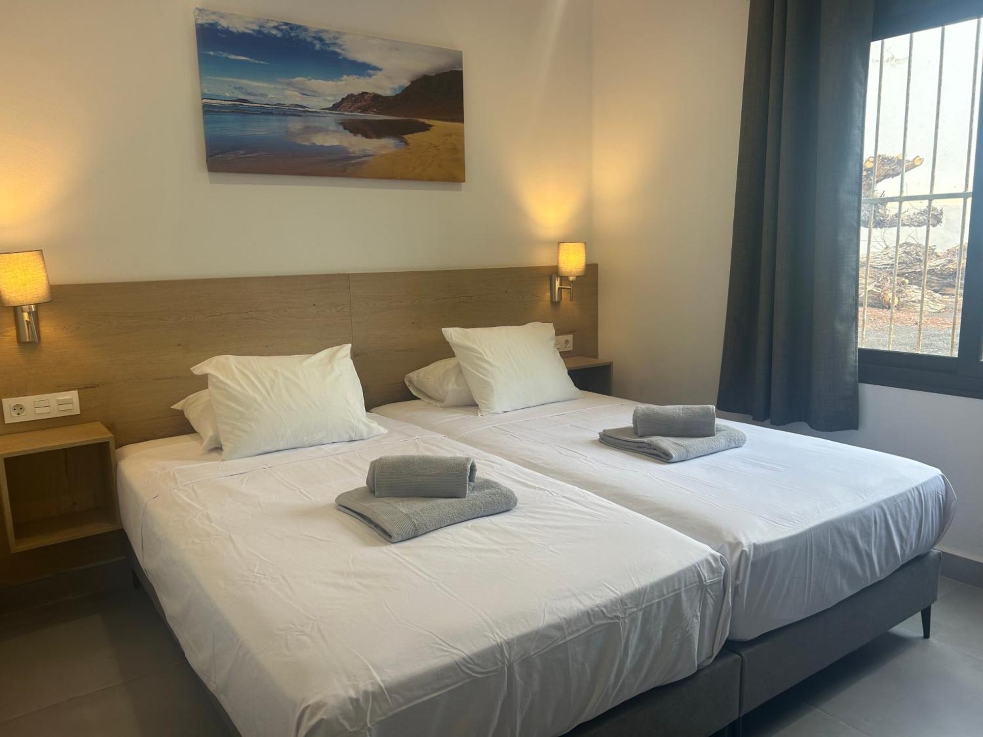 Stunning 2 Bedroom Seafront Apartment Puerto del Carmen  Extérieur photo