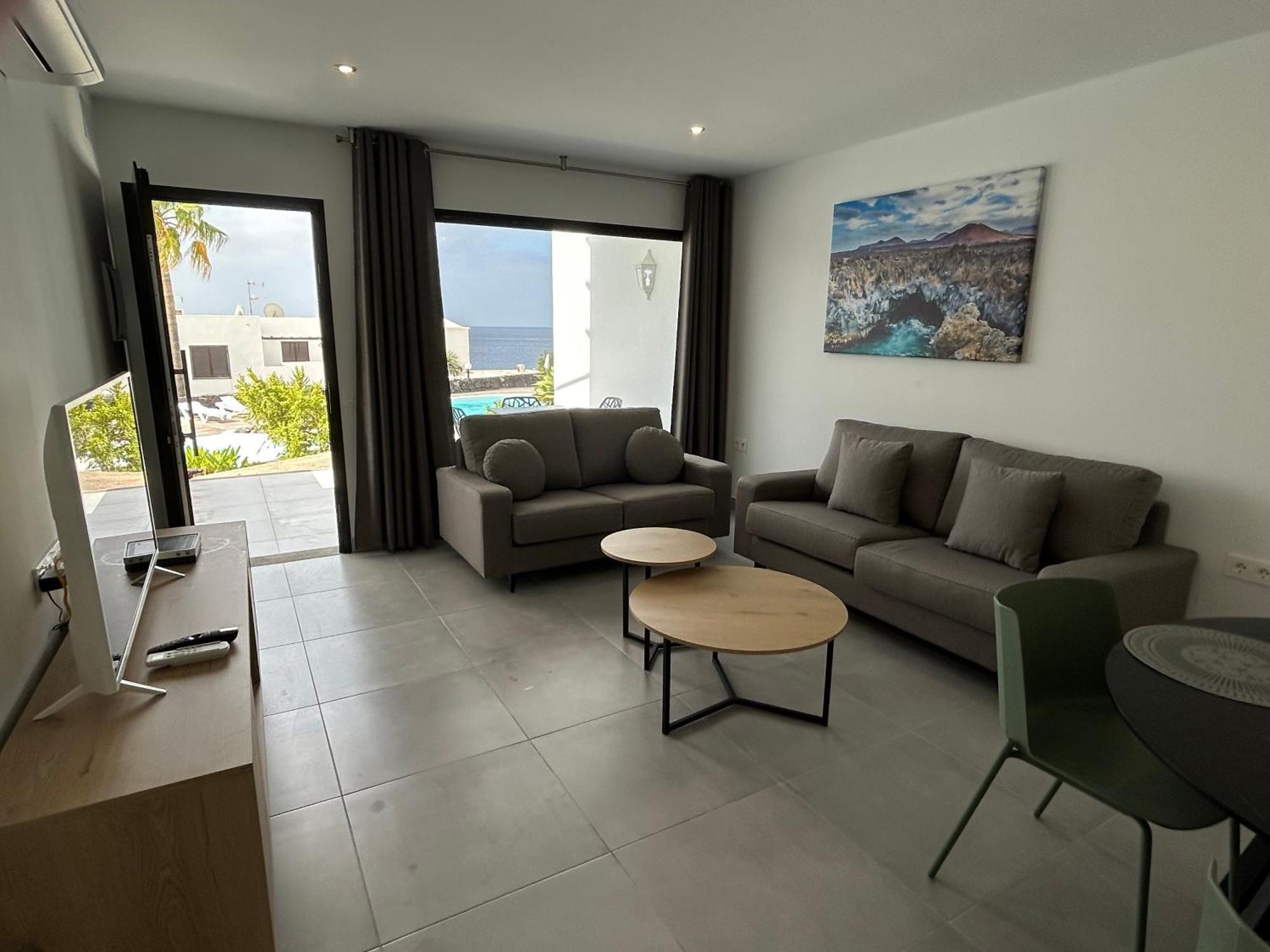 Stunning 2 Bedroom Seafront Apartment Puerto del Carmen  Extérieur photo