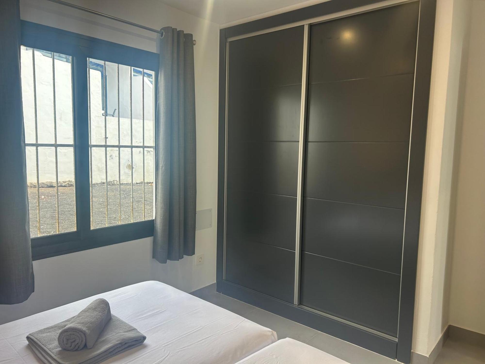 Stunning 2 Bedroom Seafront Apartment Puerto del Carmen  Extérieur photo